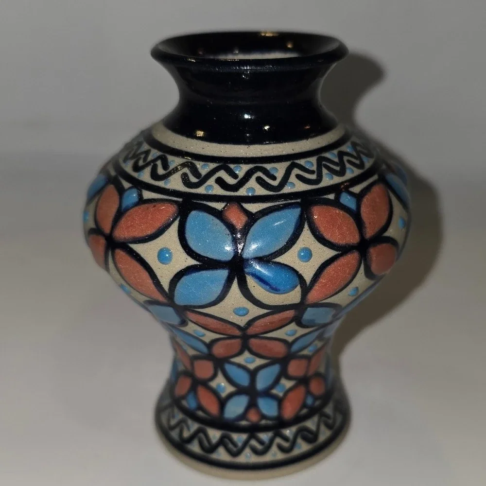 Servin Mervin 1996 Signed Artisan Pottery Bud Vase Blue Orange Geometric Floral‎